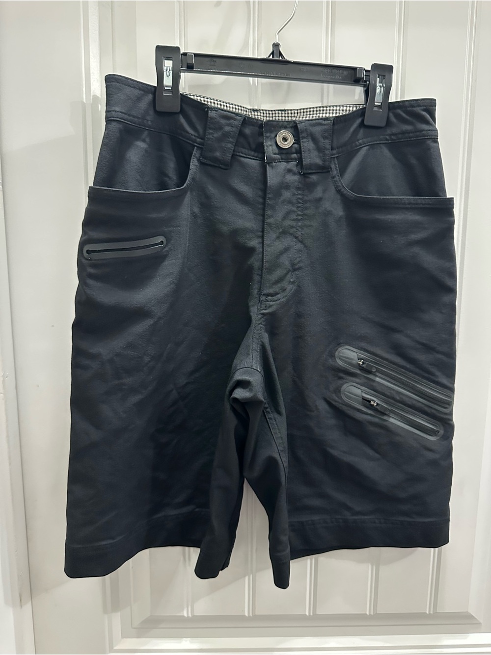 lululemon athletica Black Men's Hybrid Zip-Pocket Shorts size 28
